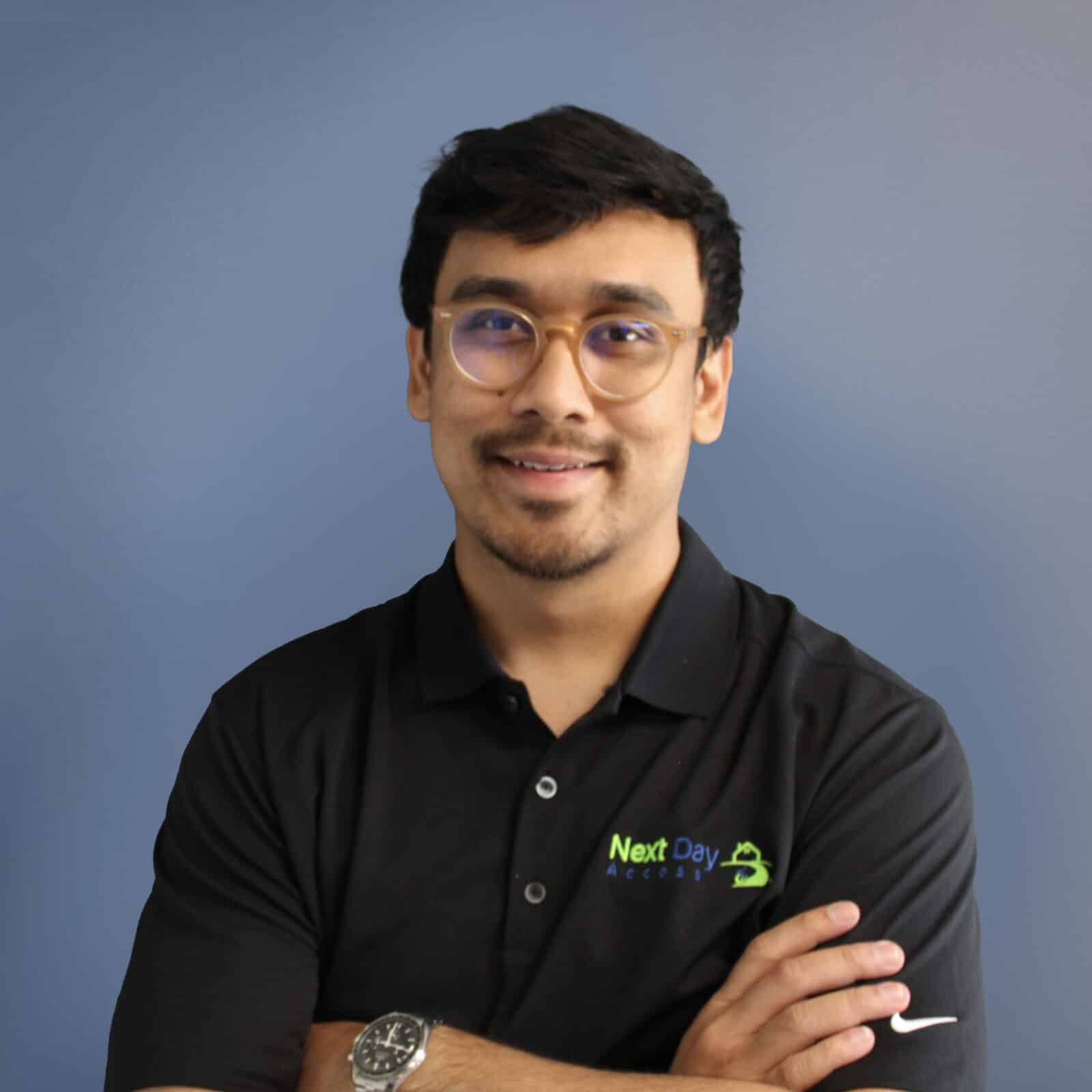 nahiyan headshot photo
