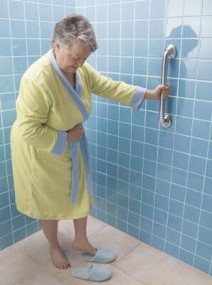 Fall Prevention Tips – prevent falls among seniors in 4 steps