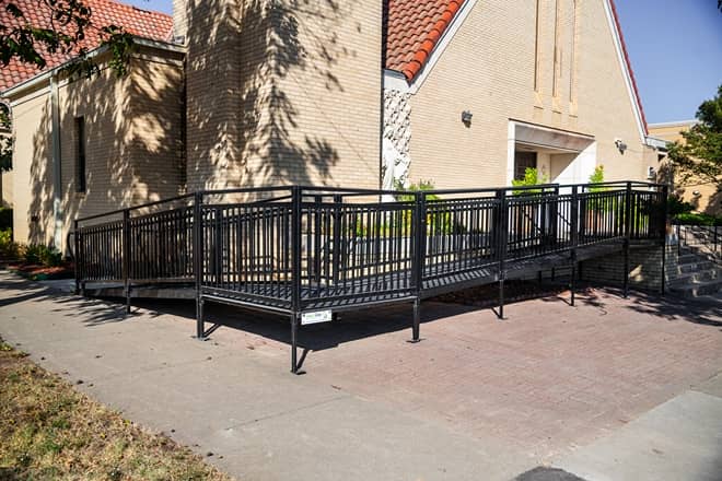 Modular wheelchair ramp assembly