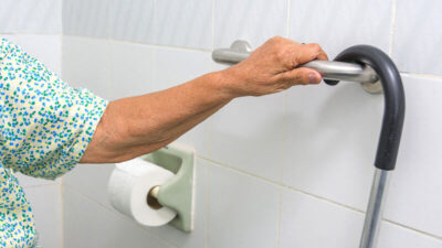 Bathroom Remodeling Tips for Aging Adults 