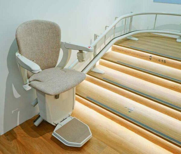 Handicare 2000 Curved Stairlift e1593006340334