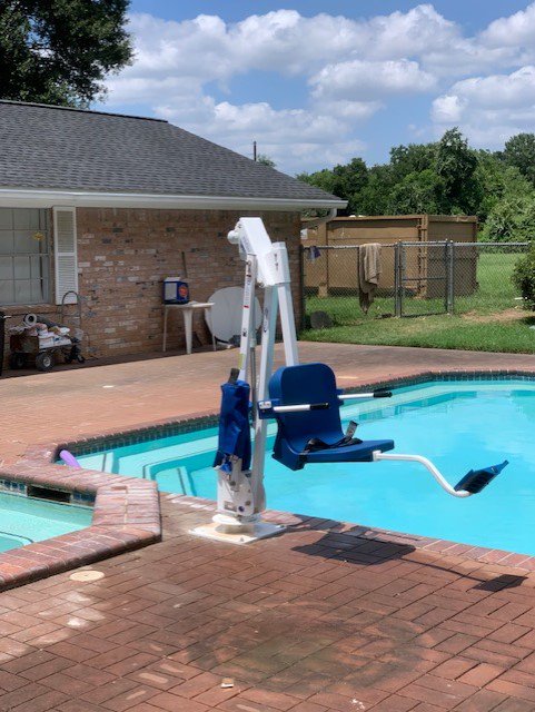 Houston TX pool lifts 4