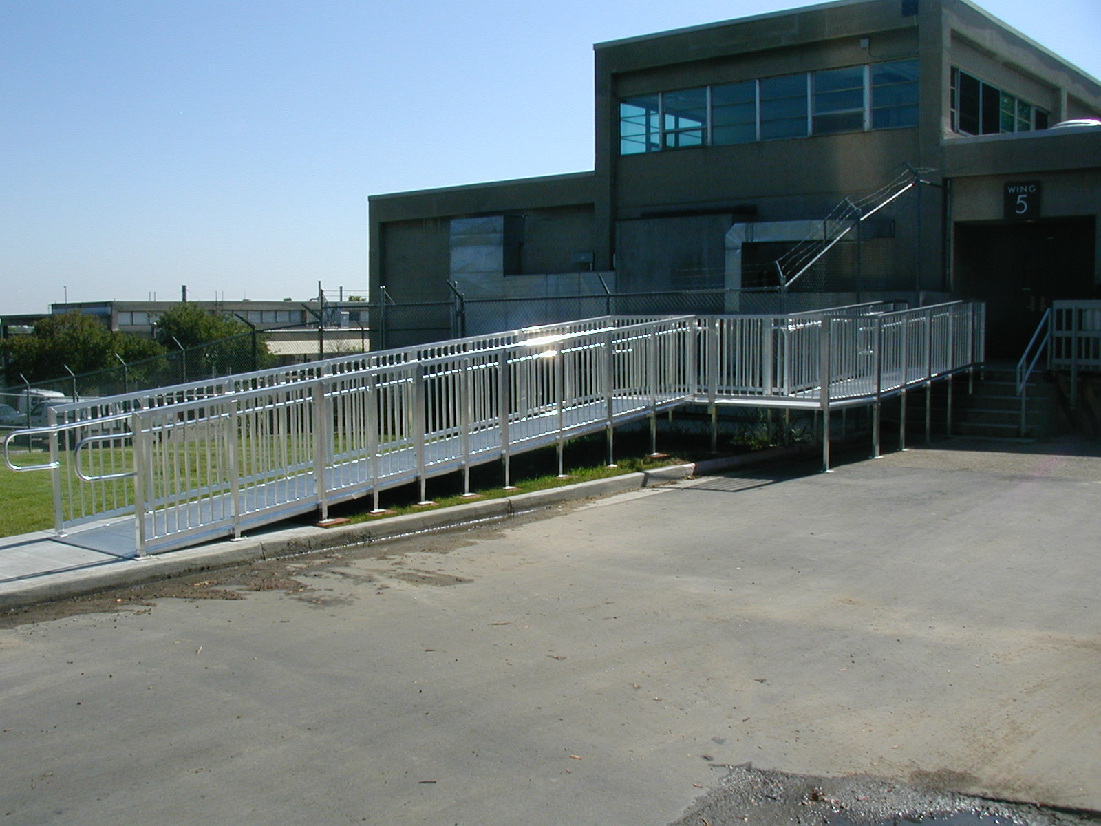 5 good reasons to install a commercial wheelchair ramp