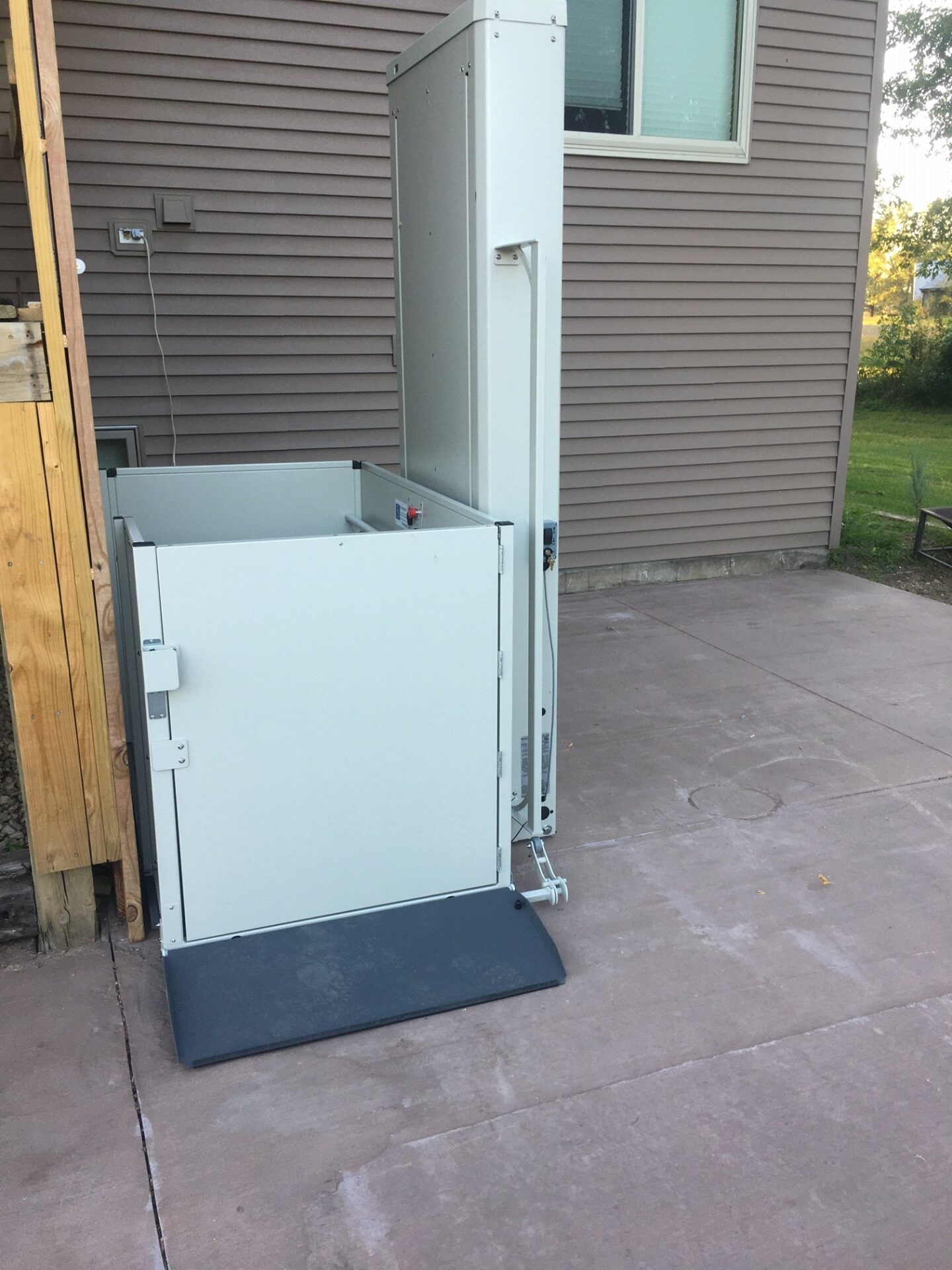 Wheelchair porch lifts for home accessibility and mobility Pittsburgh, PA