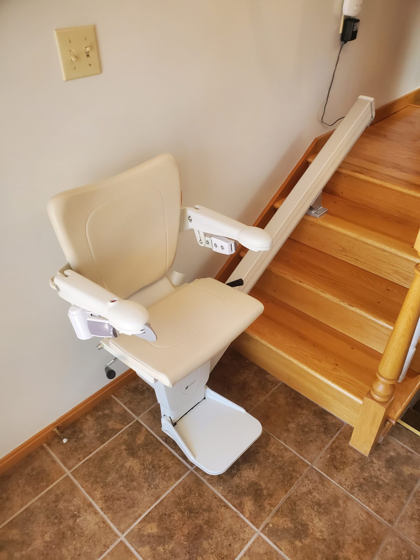 Minneapolis Handicare 1100 Straight Stairlift